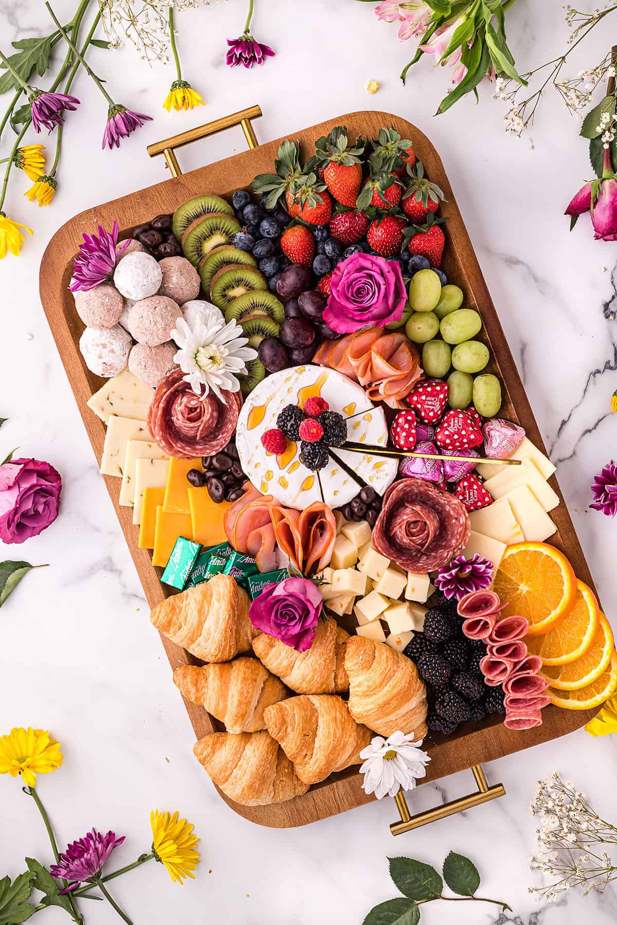 Best Cheese Board Ideas for Mother's Day 2026: Personalized Gifts That Wow