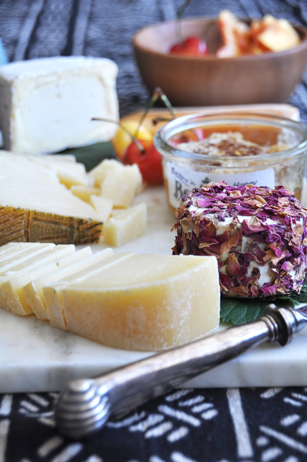 The to Building the Perfect Personalized Cheese Board