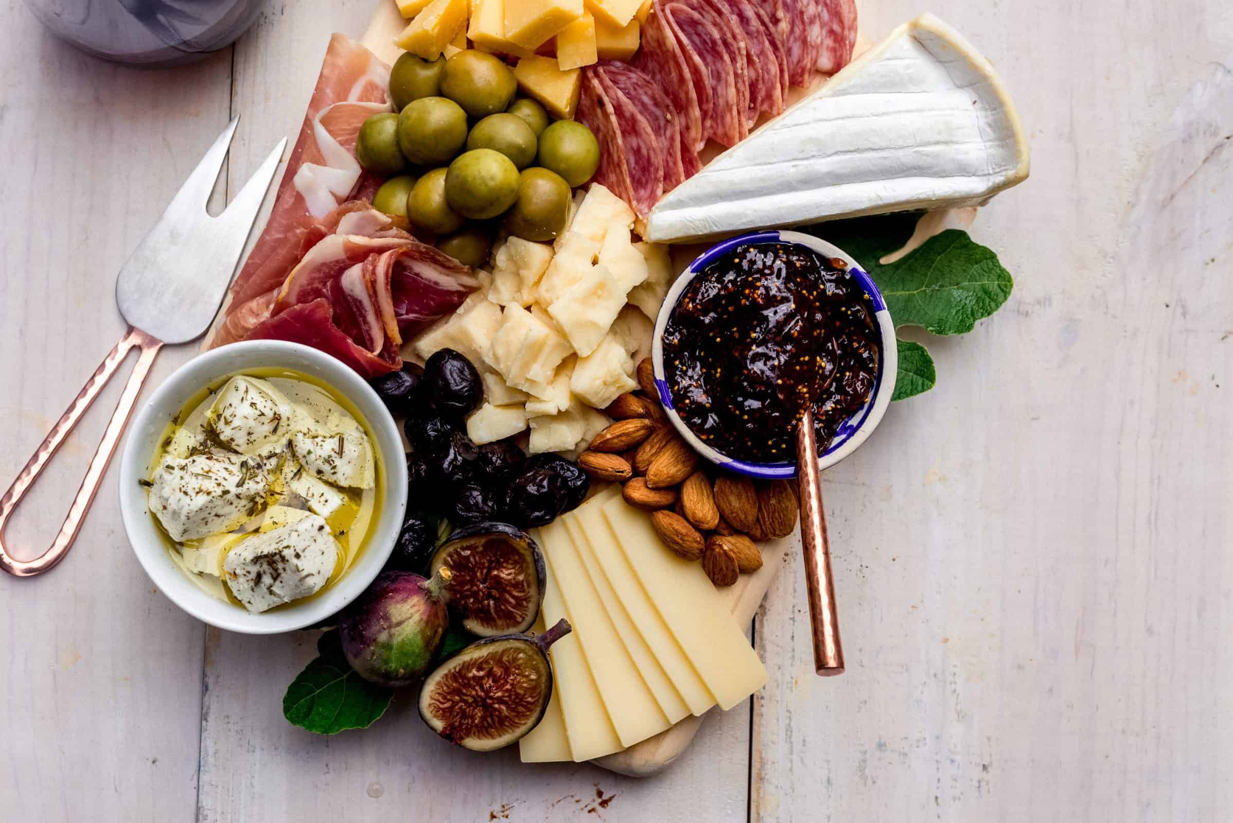 The 2026 guide to the Ultimate Charcuterie Board: Pairing Taleggio, Romano & Camembert with the Best Cheesie Tools